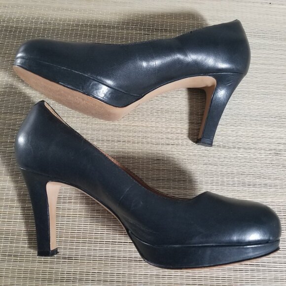 Clarks Artisian Womens 7 M Navy 3" Heel Platform Pumps Round Toe Leather Shoe - Picture 3 of 16